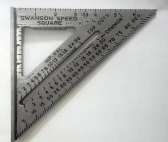 角度目盛りのある三角形のスピードスクエア